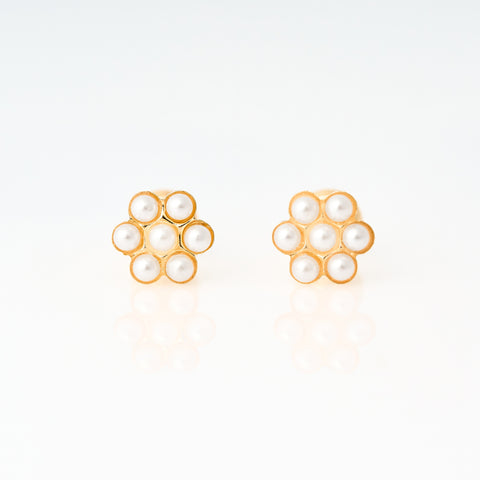 Flat pearl flower earrings