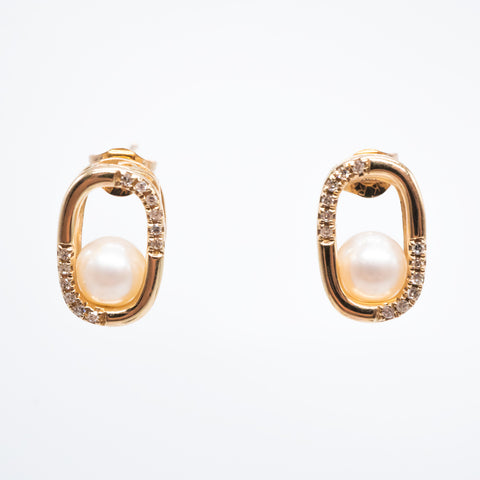 Dancing Pearl Traped Earrings