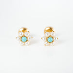 Classic flowers pearl earrings with turquoise center