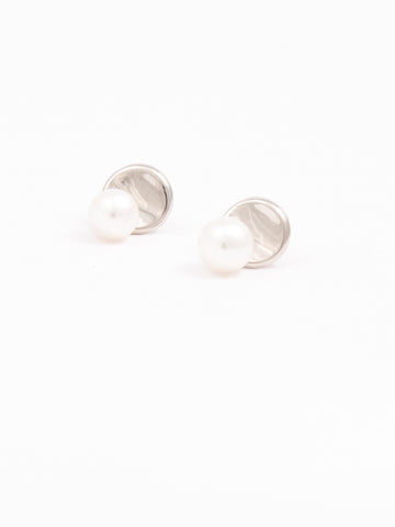 White Gold Circle Earrings With Pearls on Bottom