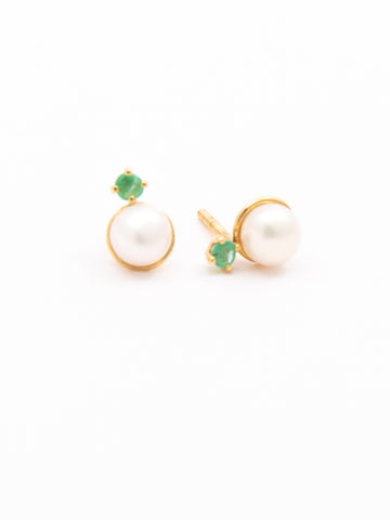 Baby Pearl Earrings With Emerald On Top