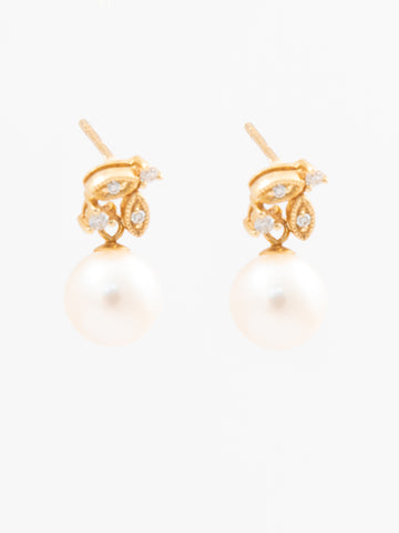 Classic Pearl Drop Earrings