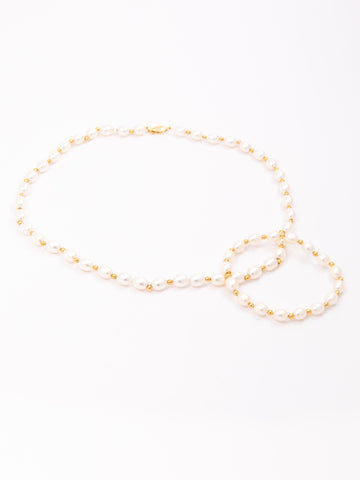 Oval Shaped Pearls And Gold Set